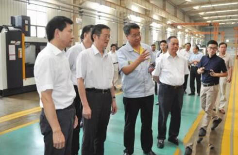  國務院督查組一行蒞臨寶雞機床集團參觀考察